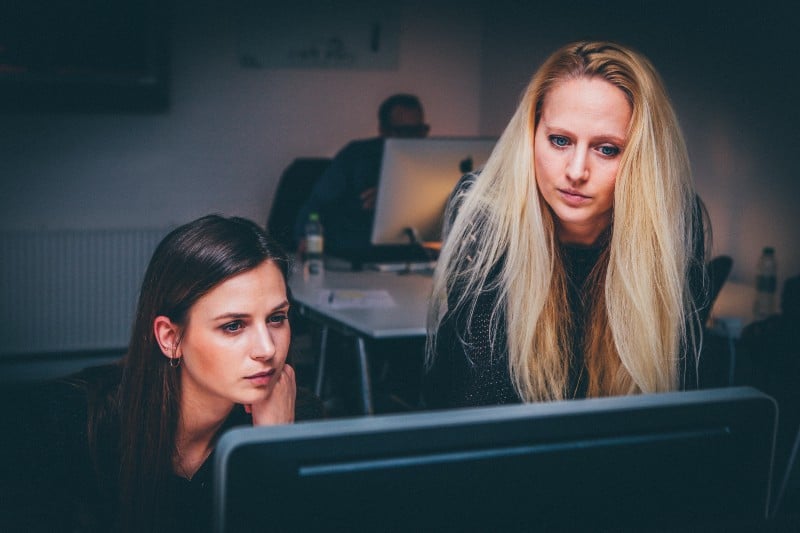 One-click screen sharing for live chat