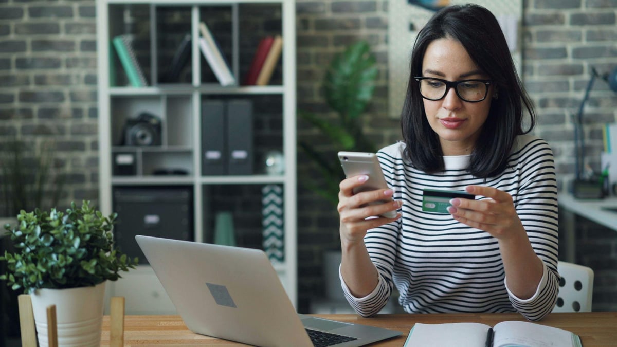 Benefits of Live Chat for Ecommerce, and How to Earn Them